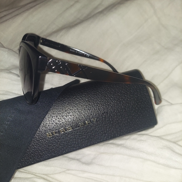 BURBERRY Sunglasses Tortoise Shell - Picture 11 of 11